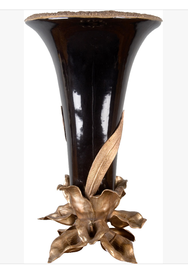 Ebony Porc/Ormolu Bronze Lily Vase 12x21h