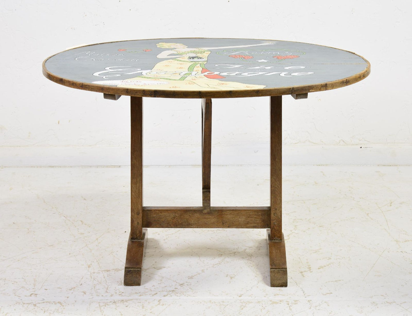 Painted Vendange Table 43dia28h