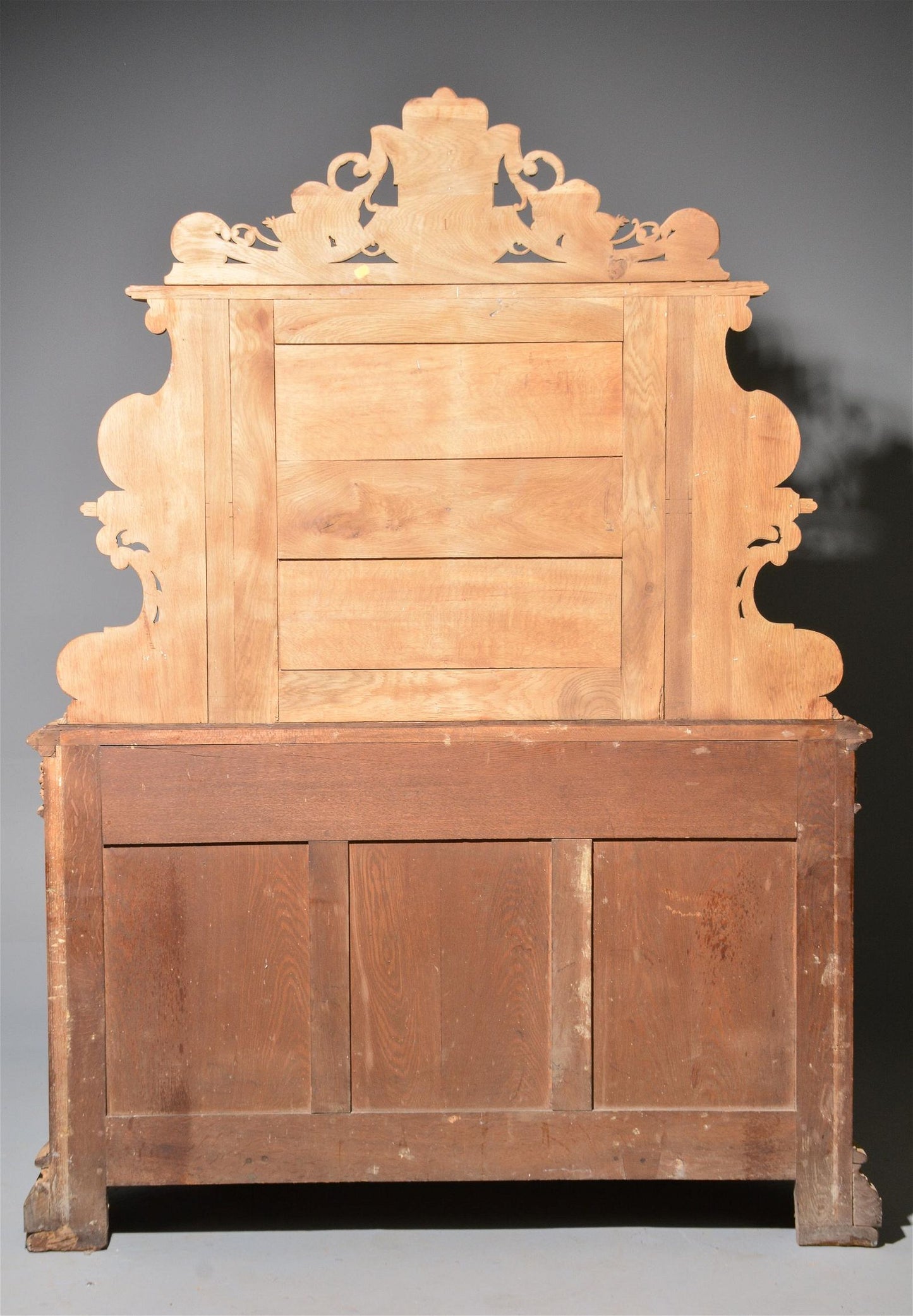 Bleached Hunt Server 63x21x86h