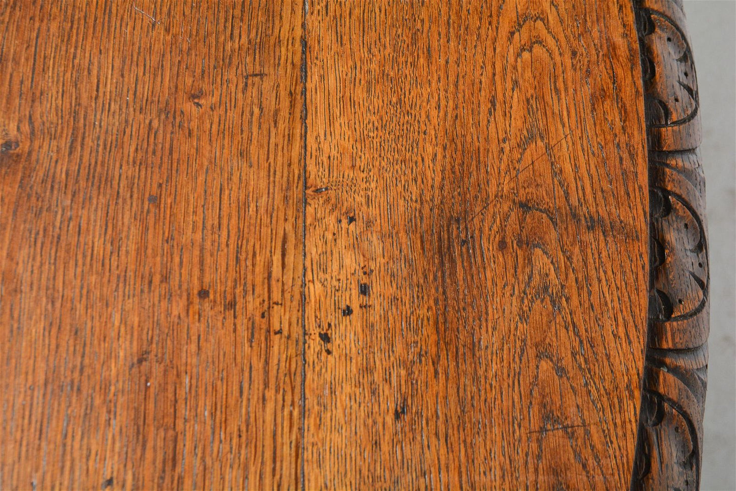 Oak Hunt Table 52x46x29h