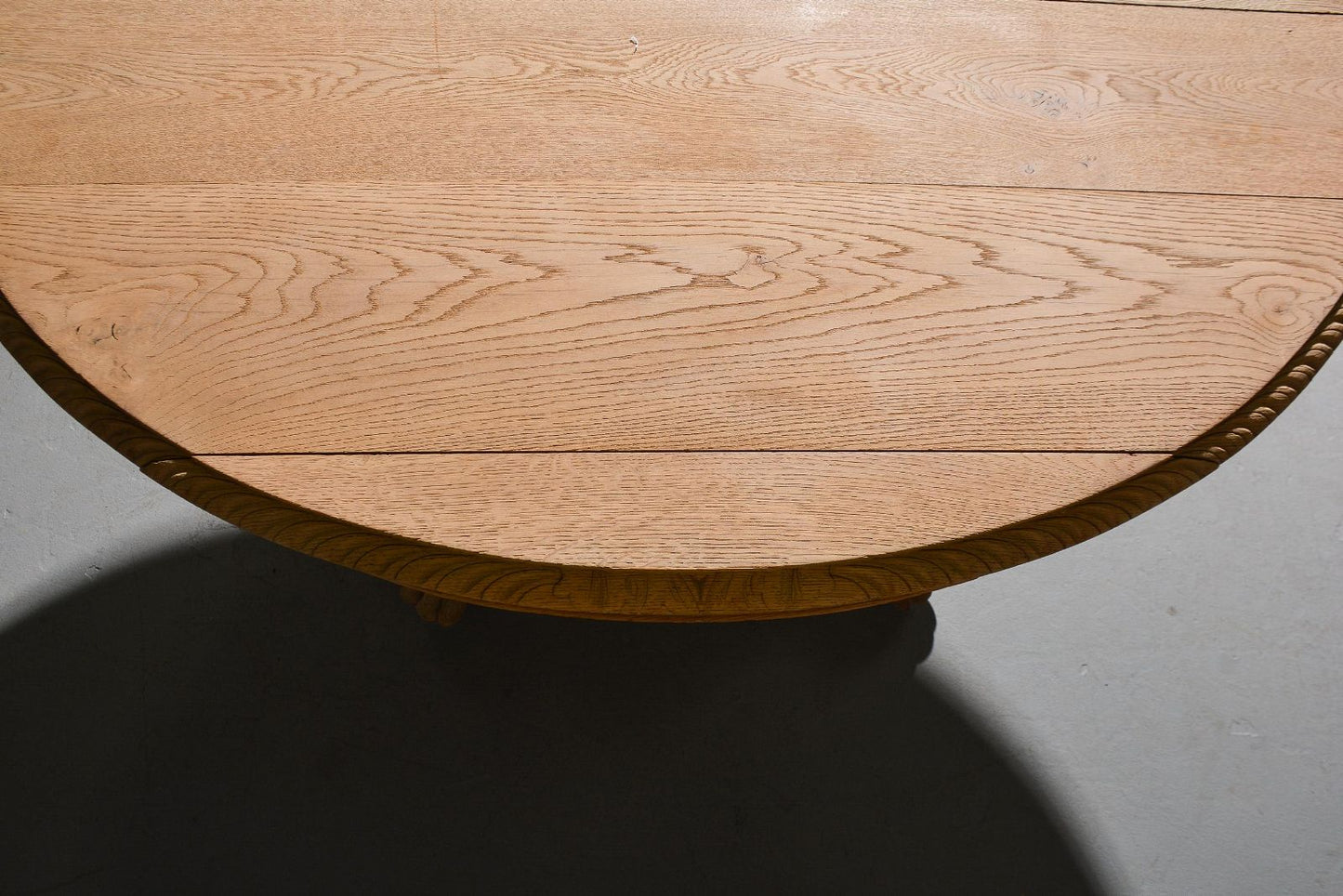 Bleached Hunt Table 51x44x28h