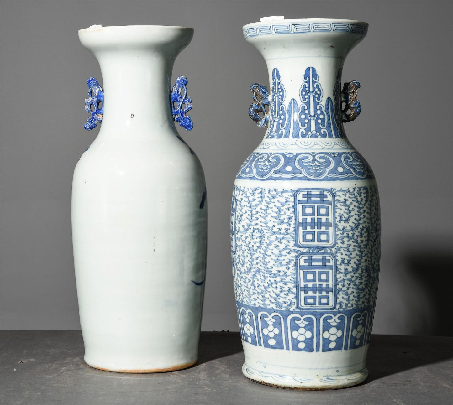 B&W Vase w/ Handles 24h