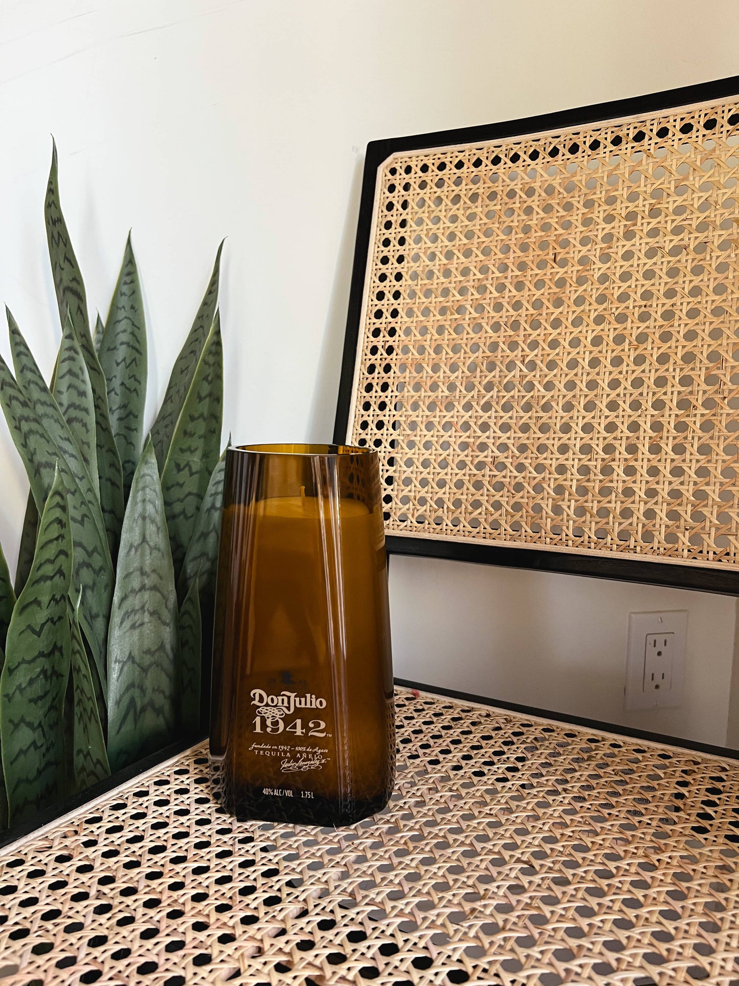 Recycled 1942 Candle: Amber/Sandalwood/Leather / Large