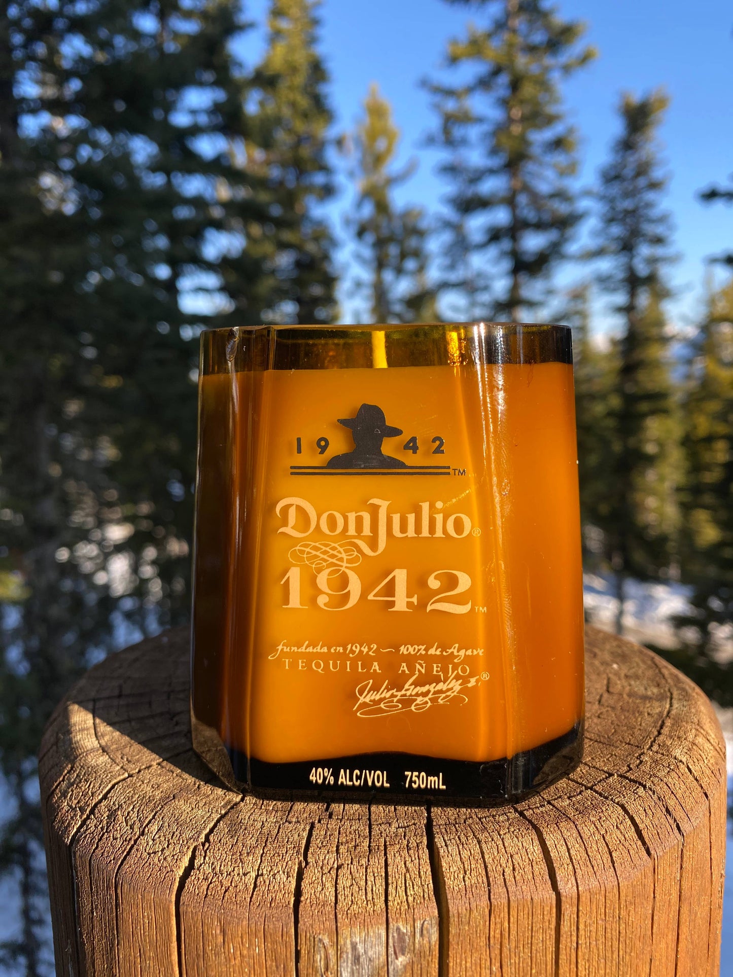Recycled 1942 Candle: Amber/Sandalwood/Leather / Medium