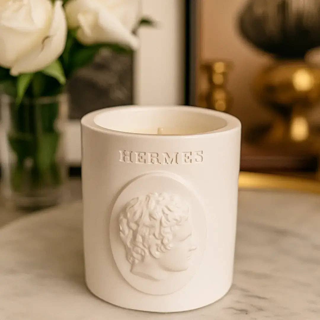 Hermes Candle – Smoky Leather, Golden Resins & Timeless Spice