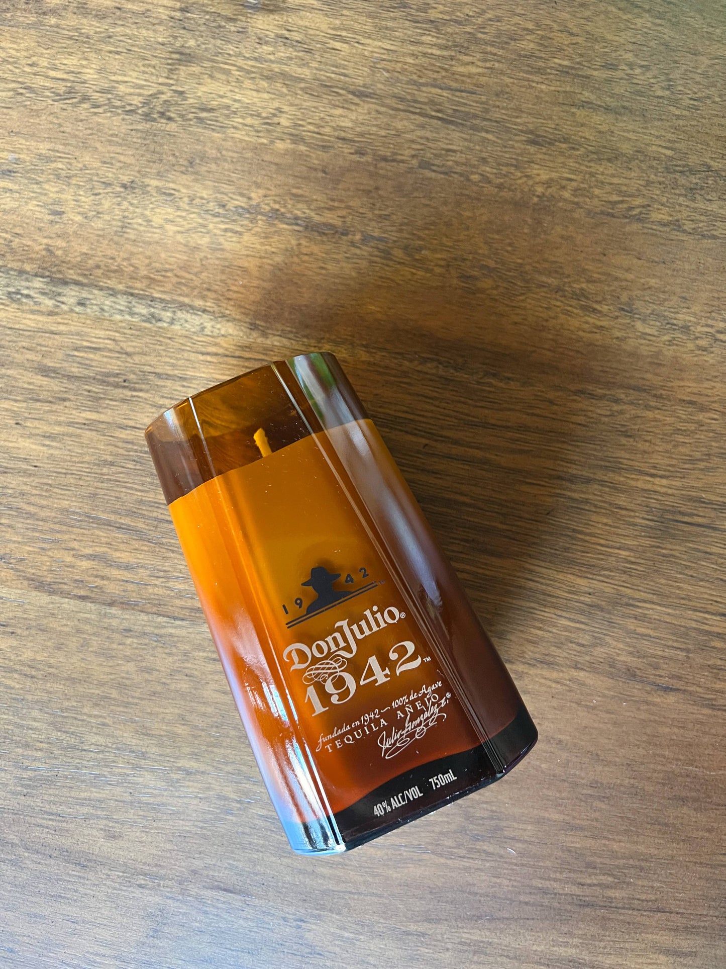 Recycled 1942 Candle: Amber/Sandalwood/Leather / Large