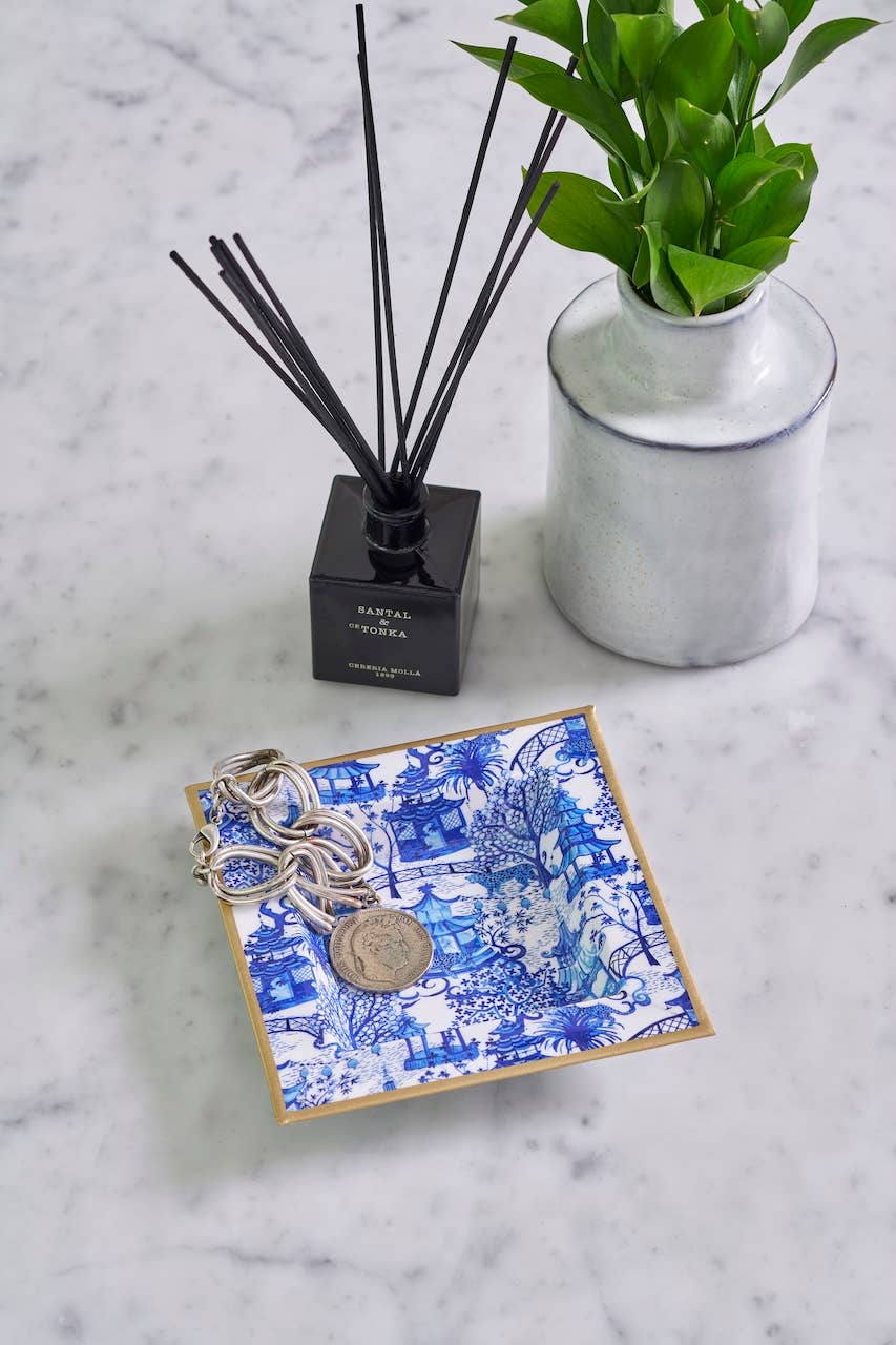 Garden Party Enameled Tori Trinket Tray - White & Blue: White & Blue
