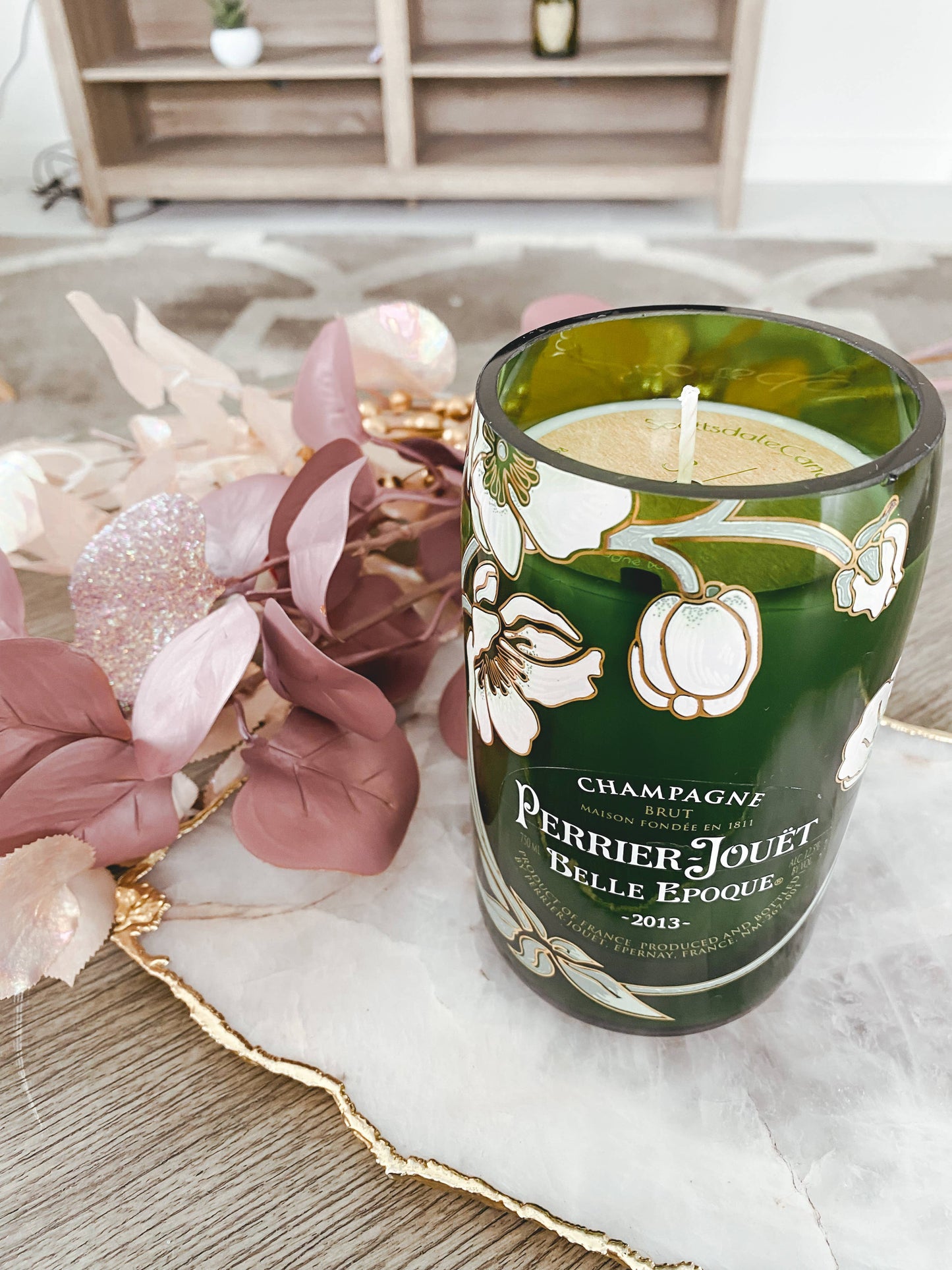 Recycled PJ Belle Candle: Amber/Sandalwood/Leather