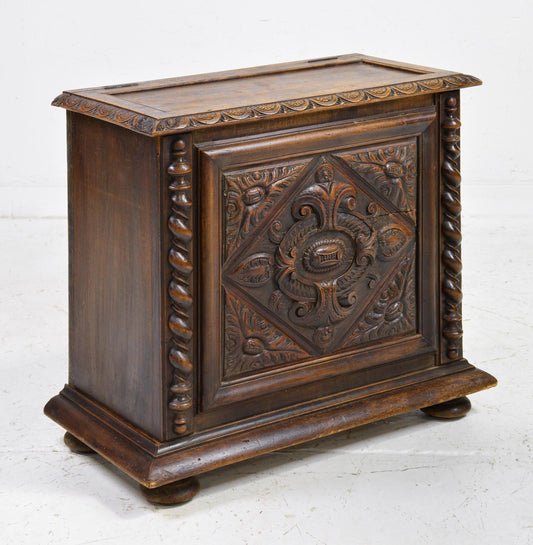 Louis XIII Oak Coffer 29x14x26h